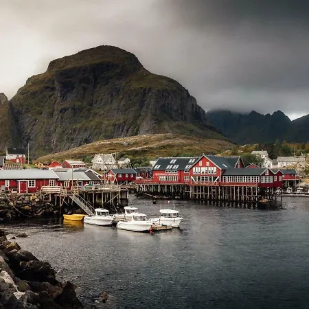 Lofoten Fishing בית נופש Å